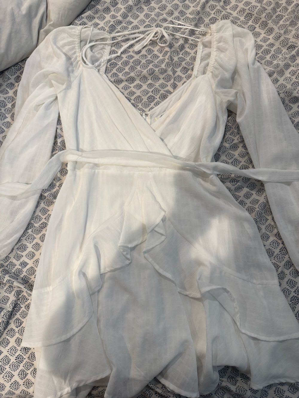 Lightweight White dress with Tie Waist